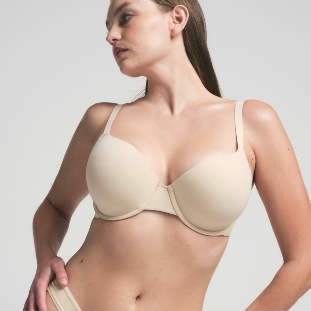 Skims everyday tshirt bra